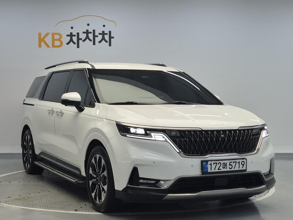 KIA New Carnival 9-Seater Diesel