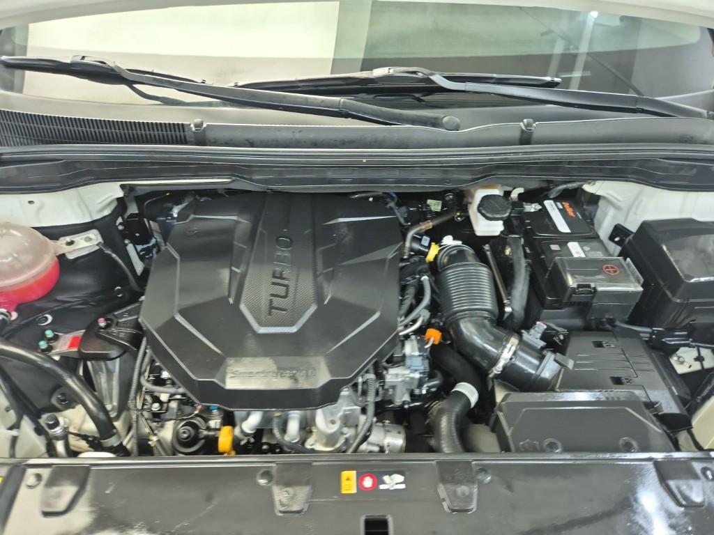 KIA New Carnival 9-Seater Diesel