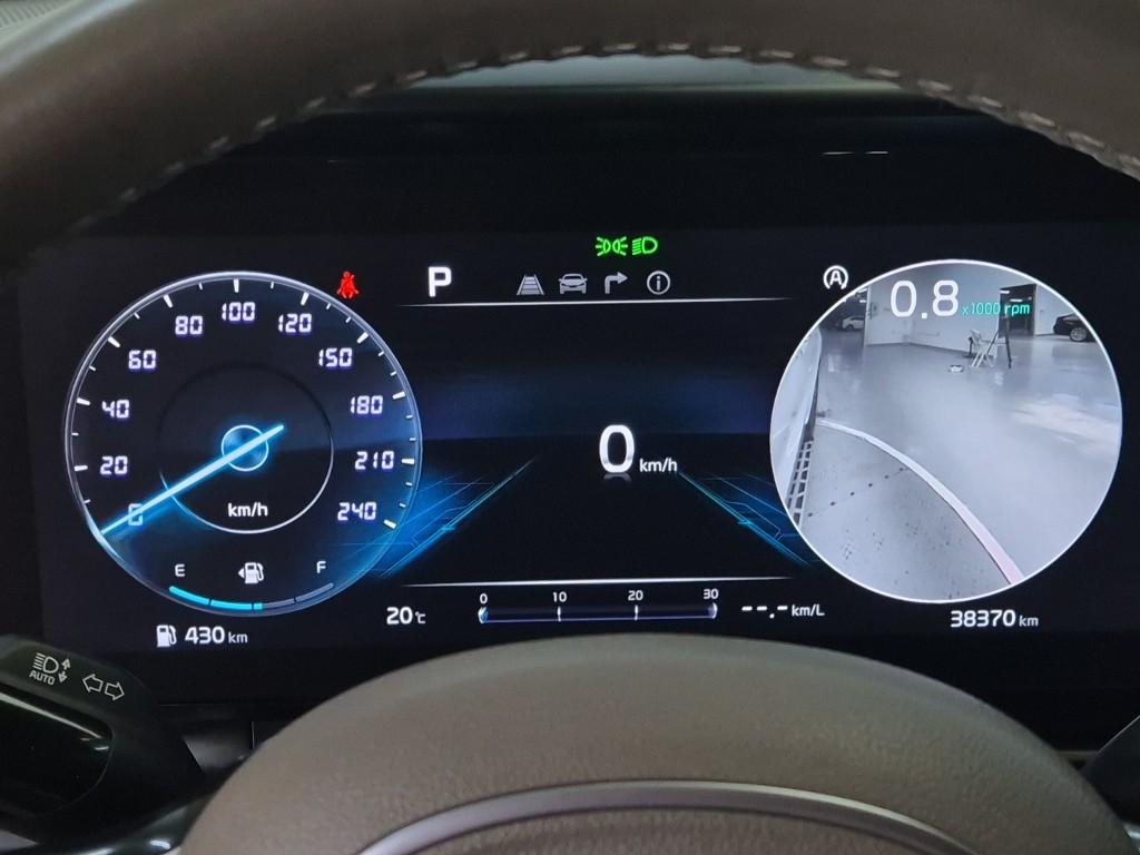 KIA New Carnival 9-Seater Diesel