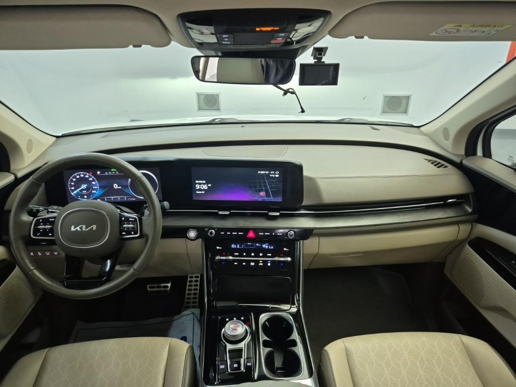 KIA New Carnival 9-Seater Diesel