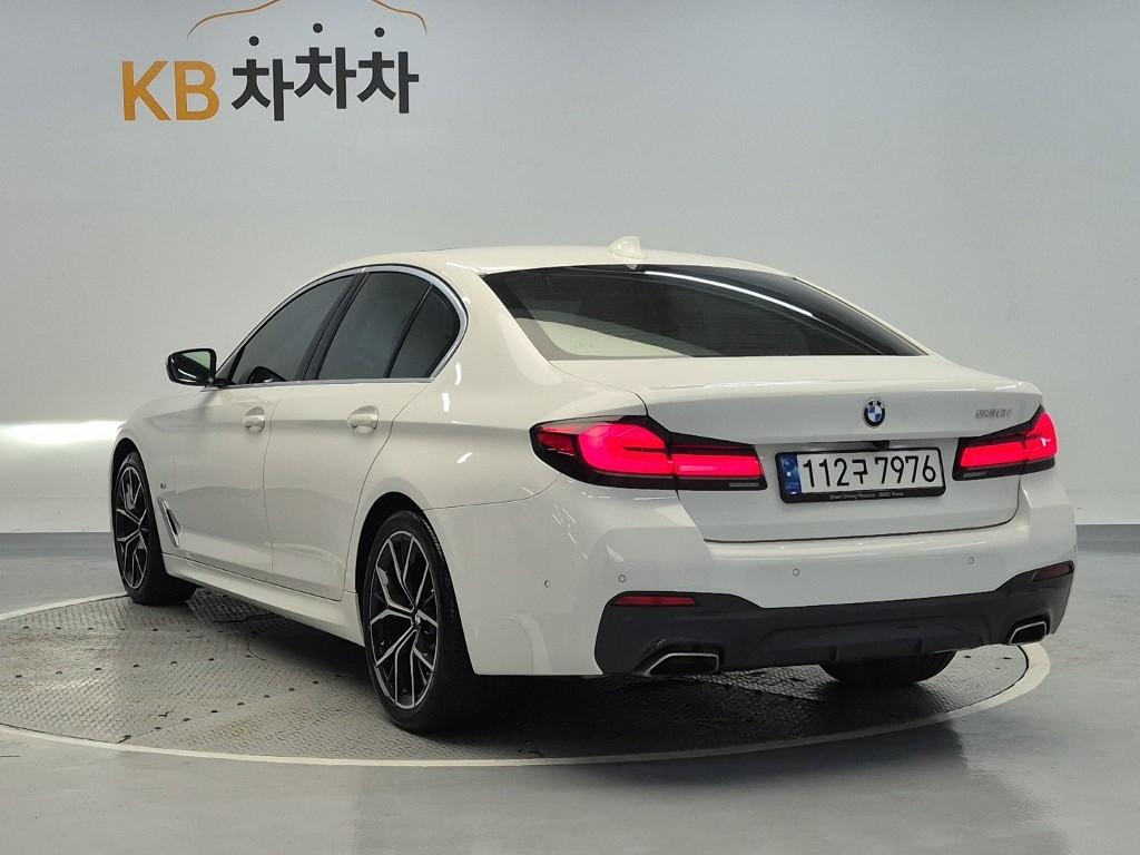BMW 5 Series (7th Generation) 530i