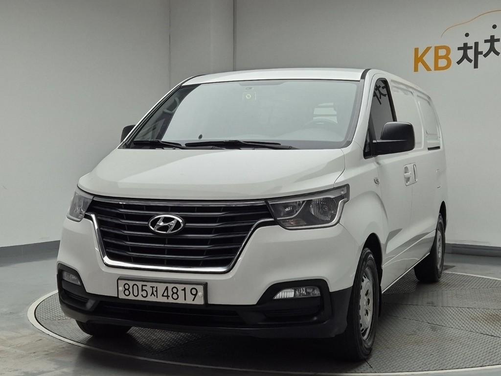 Hyundai Starex Grand Style 2.5 WGT/ VGT 3 Van M/ T