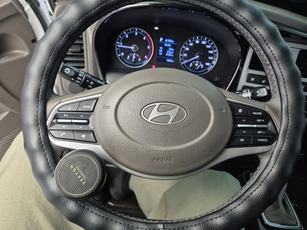 Hyundai Porter II Long Wheelbase Premium LPG Long Wheelbase Super Cab 9