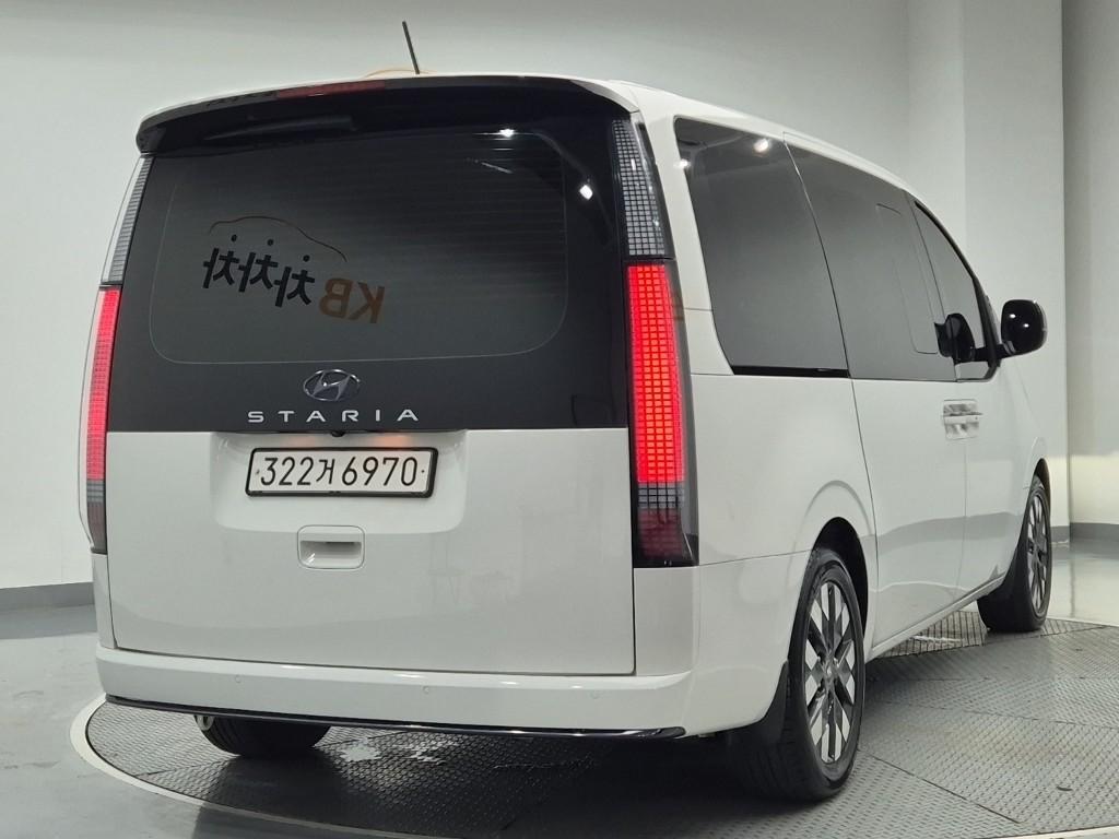 HYUNDAI Staria 3.5 LPG Lounge 9-Seater