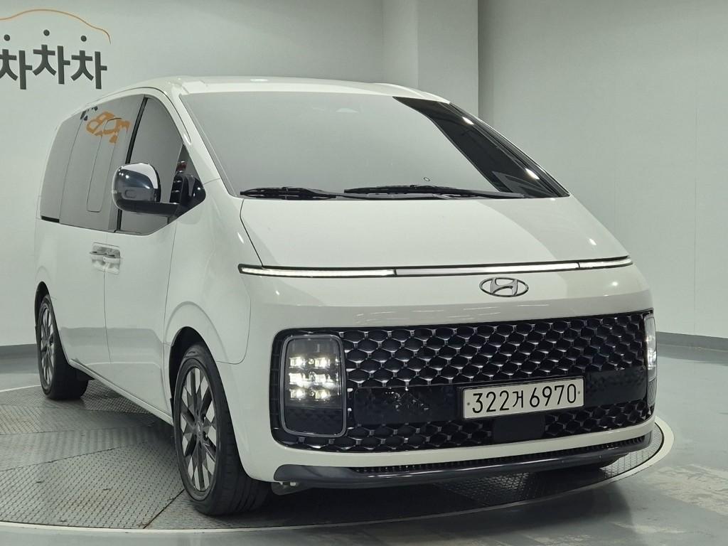 HYUNDAI Staria 3.5 LPG Lounge 9-Seater