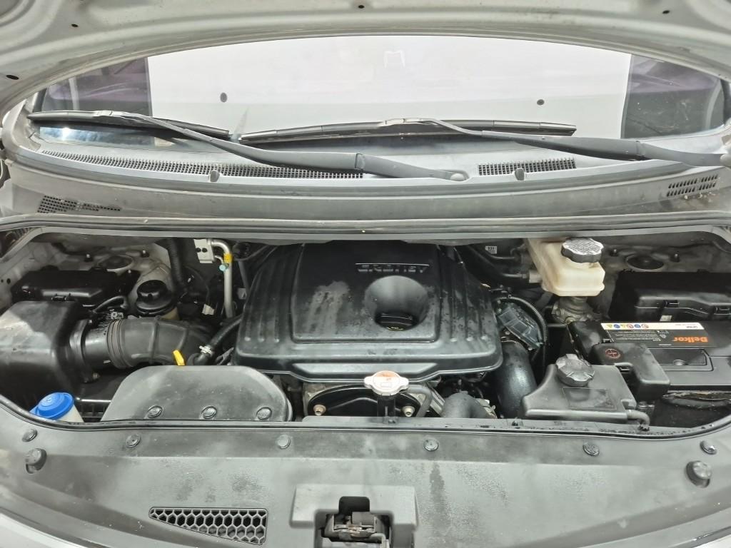 HYUNDAI Grand Starex 3-Seater Diesel Van