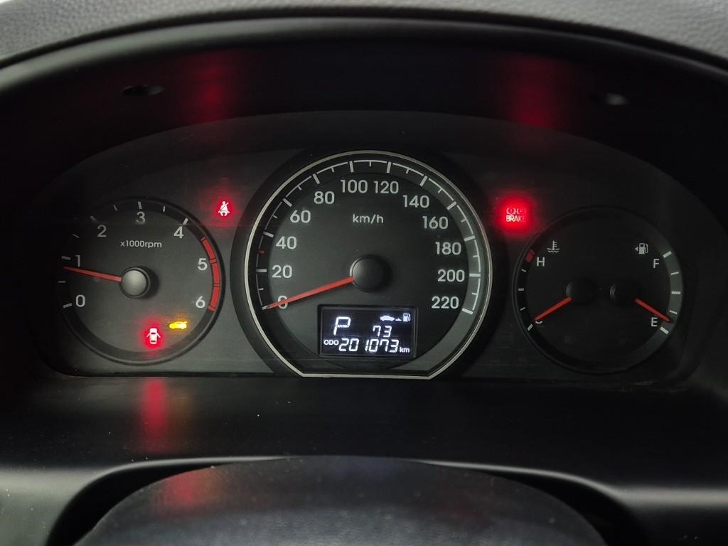 HYUNDAI Grand Starex 3-Seater Diesel Van