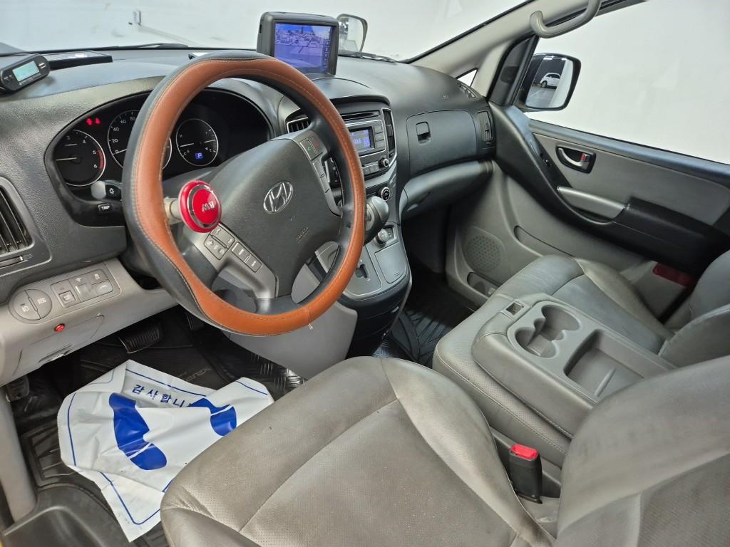 HYUNDAI Grand Starex Daycare Center Vehicle