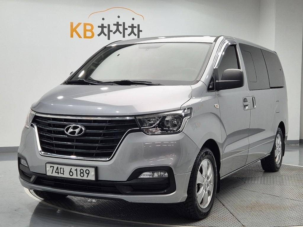 HYUNDAI The New Grand Starex 12-Seater Diesel