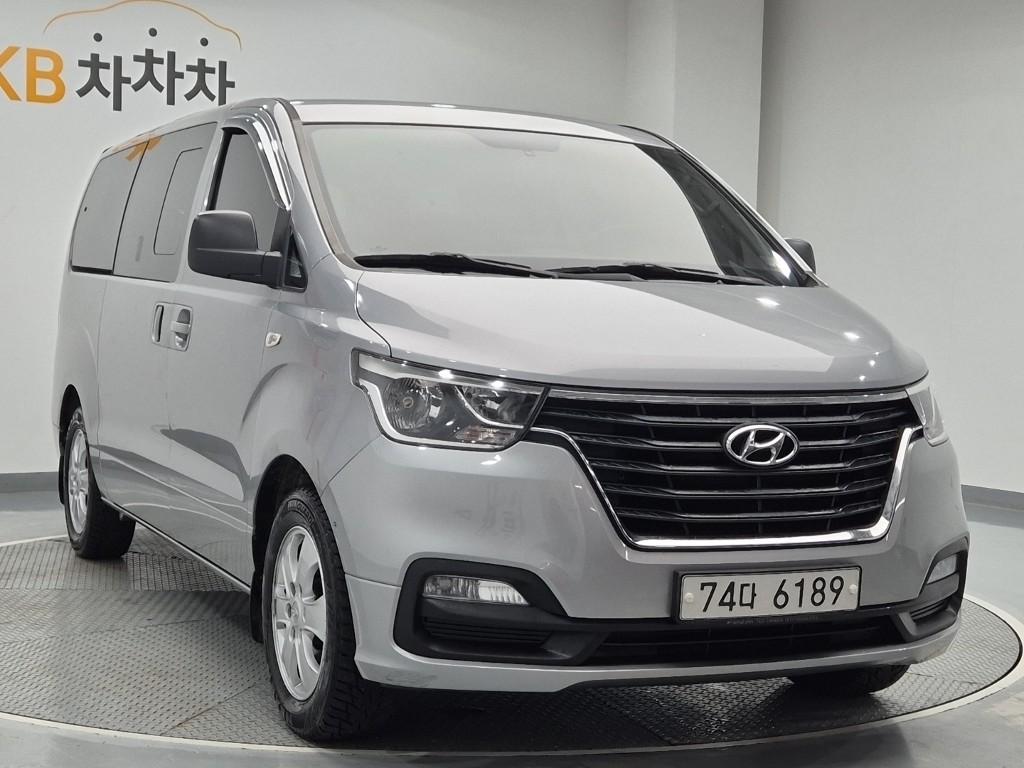 HYUNDAI The New Grand Starex 12-Seater Diesel