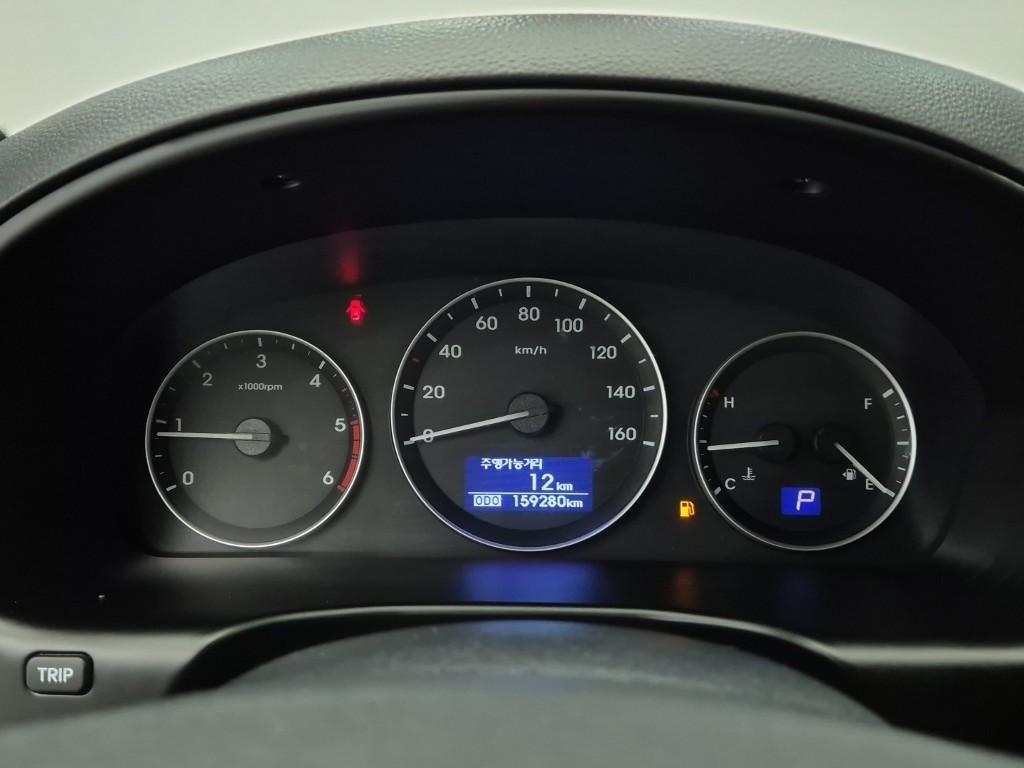 HYUNDAI The New Grand Starex 12-Seater Diesel