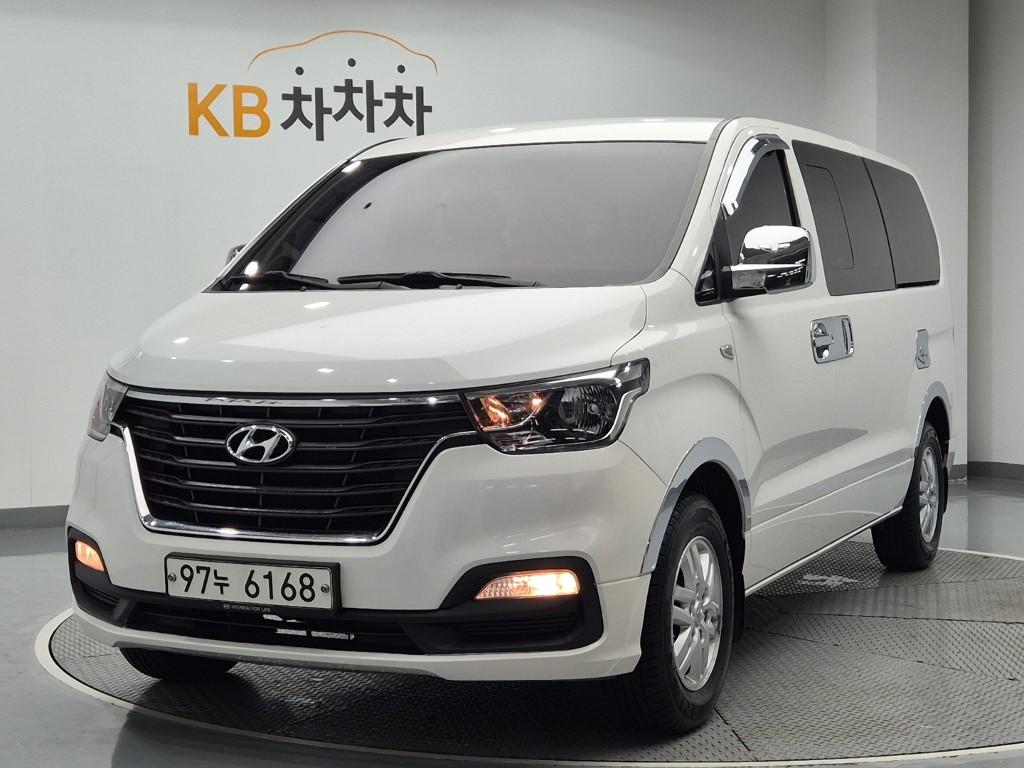 HYUNDAI The New Grand Starex 5-Seater LPi Van