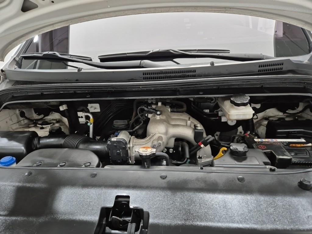 HYUNDAI The New Grand Starex 5-Seater LPi Van
