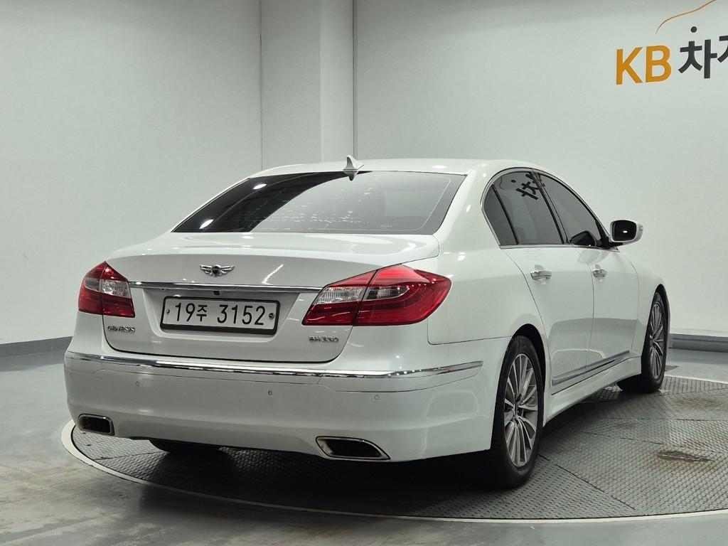 HYUNDAI Genesis BH 330