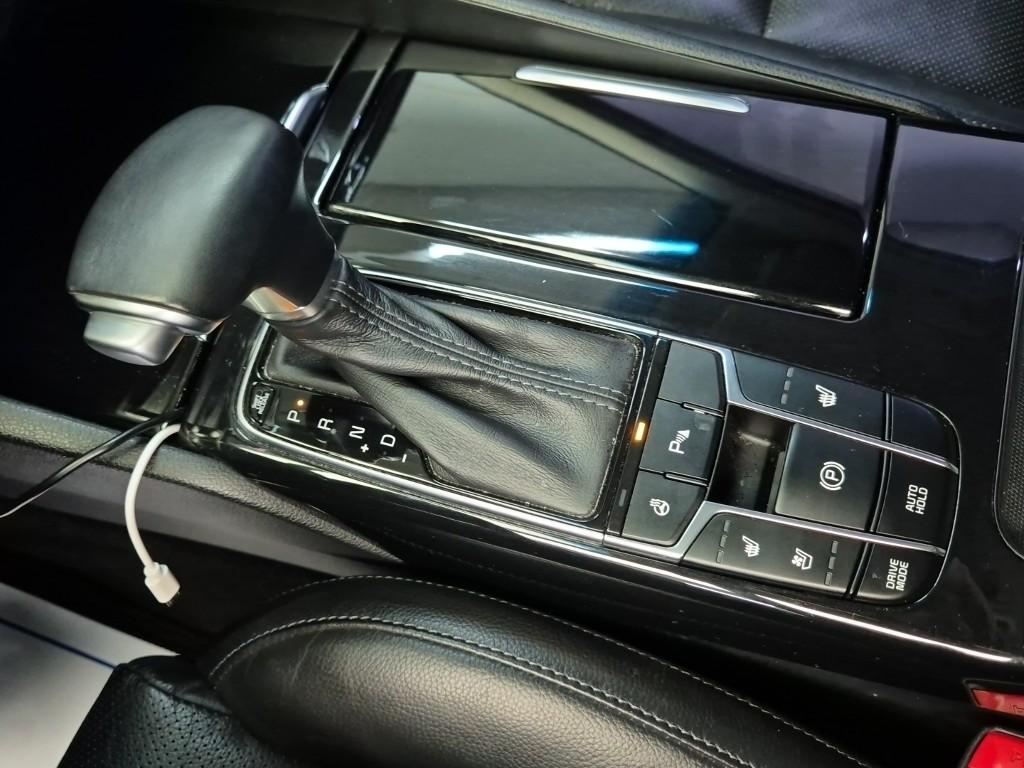 Kia K7 Prestige 2.4 GDi 9