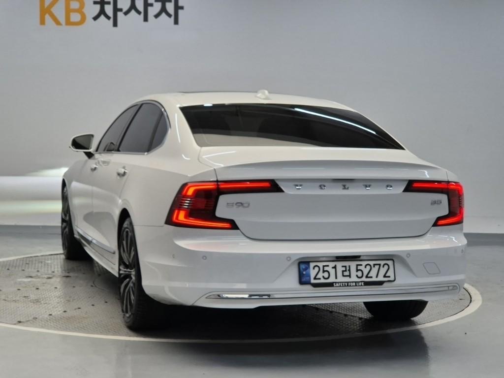 Volvo S90 Ultimate Bright B5 Ultimate Bright — фото 2