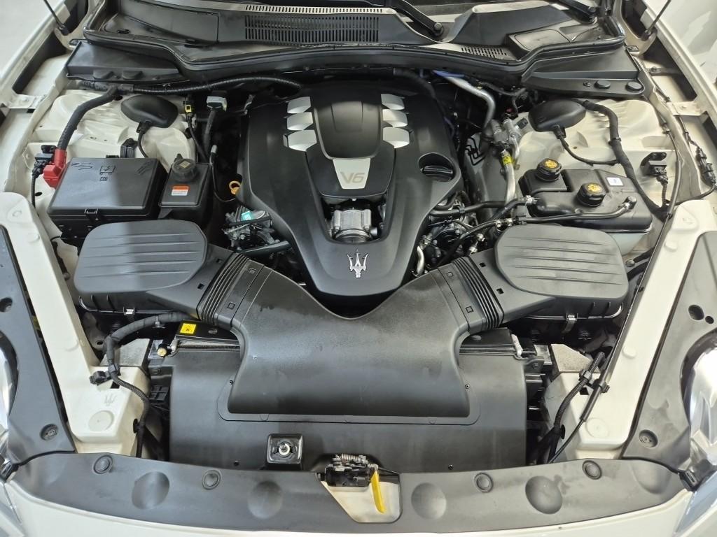MASERATI Quattroporte (6th Generation) 3.0 V6