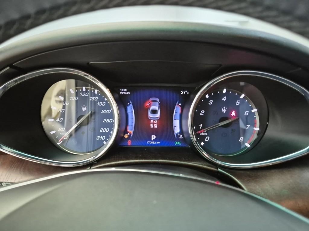 MASERATI Quattroporte (6th Generation) 3.0 V6