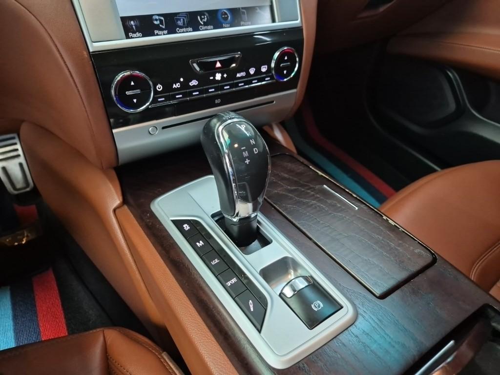 MASERATI Quattroporte (6th Generation) 3.0 V6