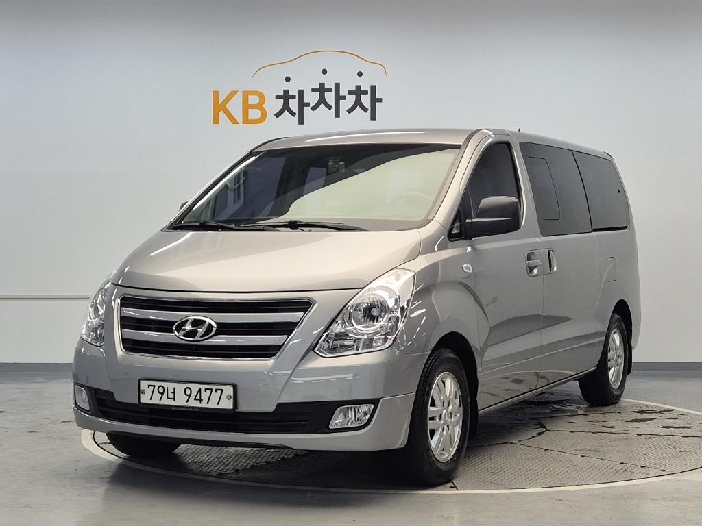 HYUNDAI Grand Starex 11-Seater Diesel