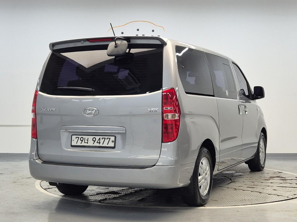 HYUNDAI Grand Starex 11-Seater Diesel