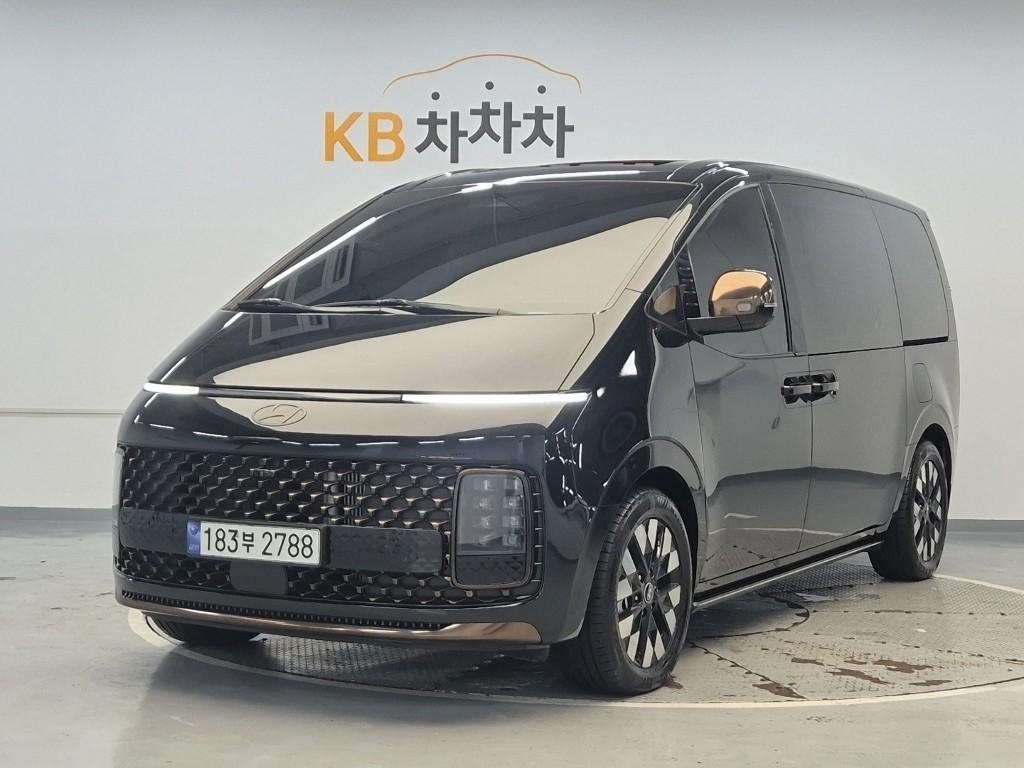 HYUNDAI Staria Hybrid 1.6 HEV Lounge 9Seater
