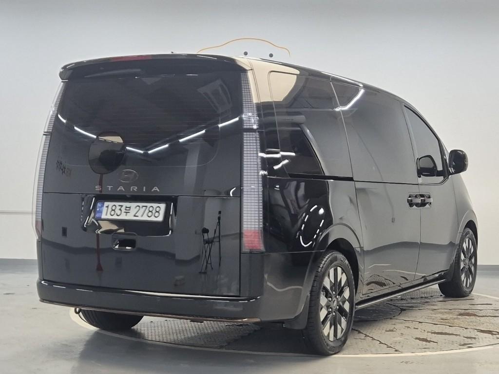HYUNDAI Staria Hybrid 1.6 HEV Lounge 9Seater
