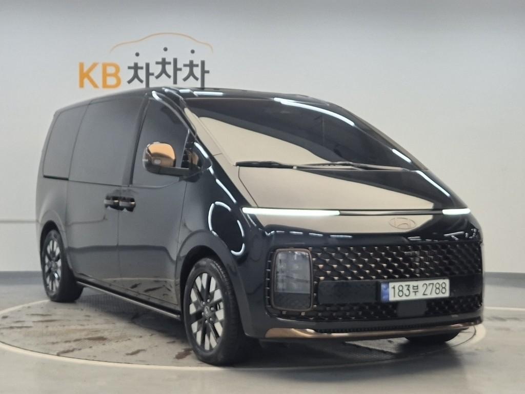 HYUNDAI Staria Hybrid 1.6 HEV Lounge 9Seater