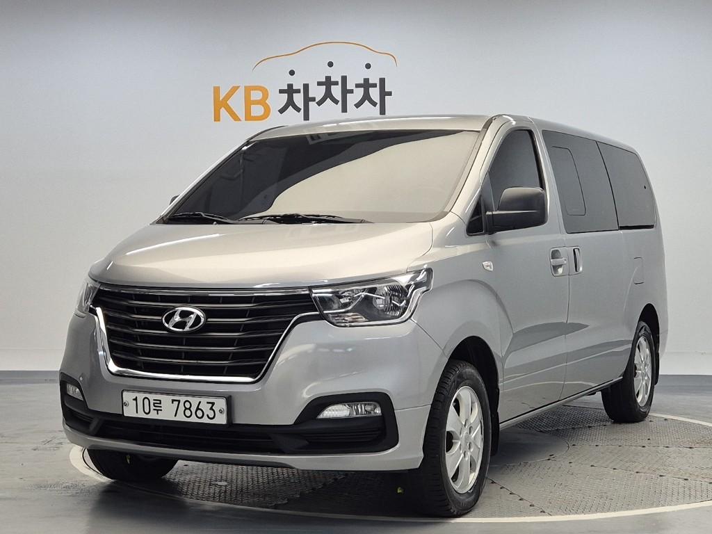 HYUNDAI The New Grand Starex 9-Seater Diesel 4WD
