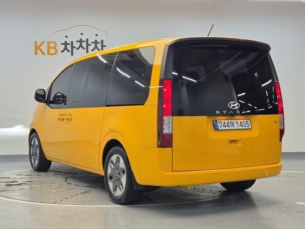 HYUNDAI Staria 2.2 Diesel Tourer 11-Seater 4W
