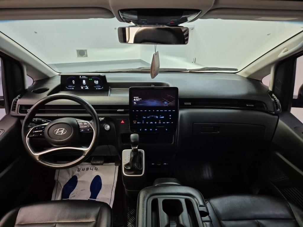 HYUNDAI Staria 2.2 Diesel Tourer 11-Seater 4W