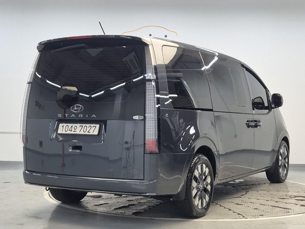 HYUNDAI Staria 3.5 LPG Lounge 9-Seater