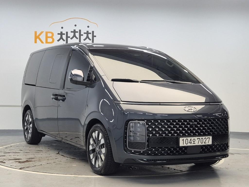 HYUNDAI Staria 3.5 LPG Lounge 9-Seater