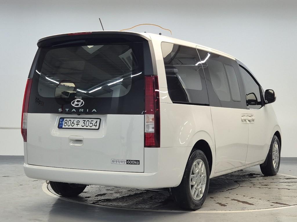 HYUNDAI Staria 2.2 Diesel Cargo 5-Seater
