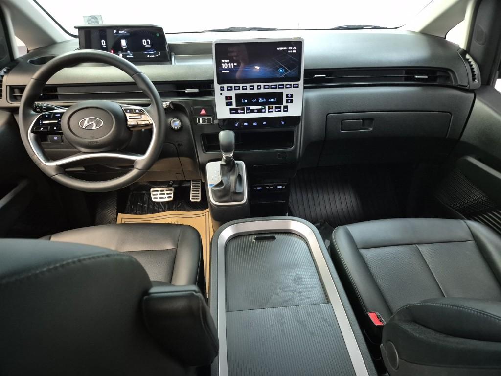 HYUNDAI Staria 2.2 Diesel Cargo 5-Seater