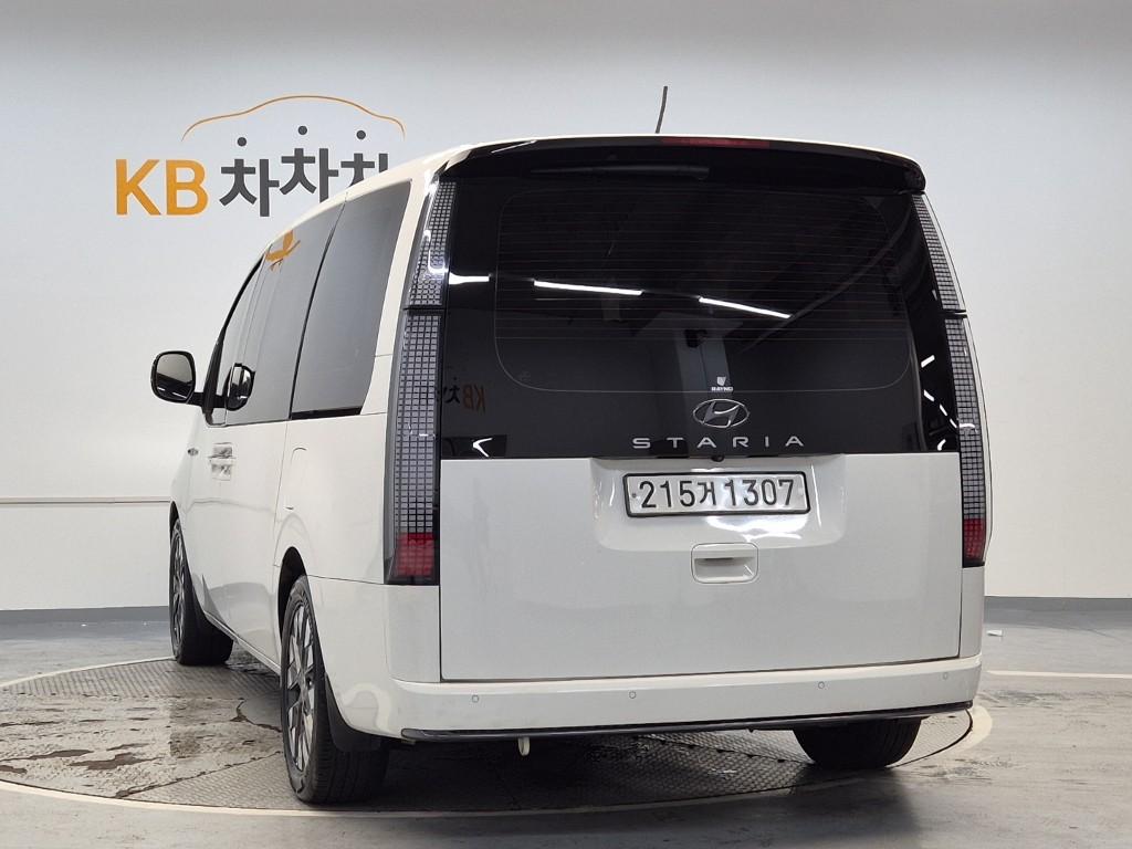 HYUNDAI Staria 3.5 LPG Lounge 9-Seater