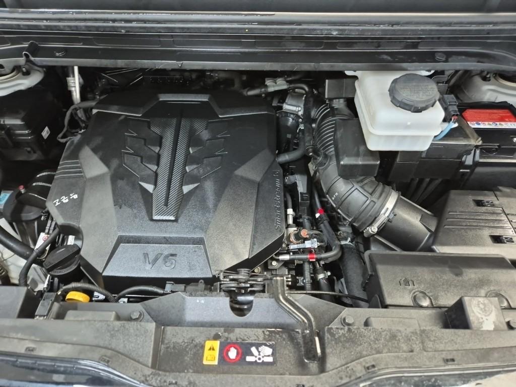 HYUNDAI Staria 3.5 LPG Lounge 9-Seater
