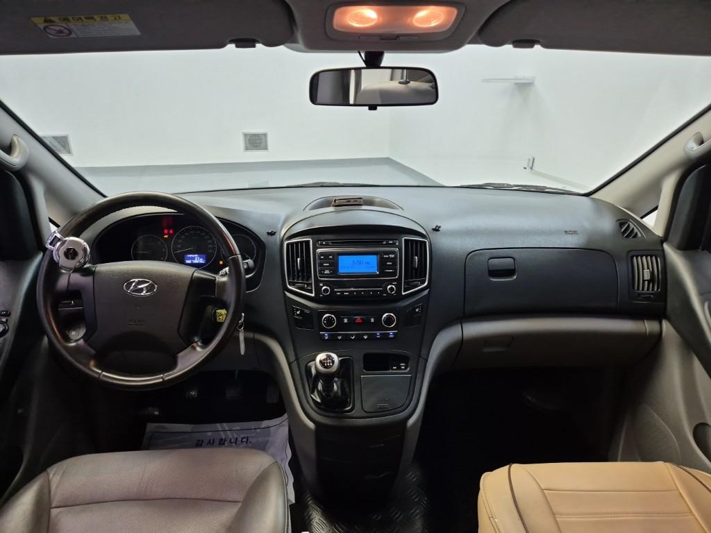 HYUNDAI The New Grand Starex 5-Seater Diesel Van