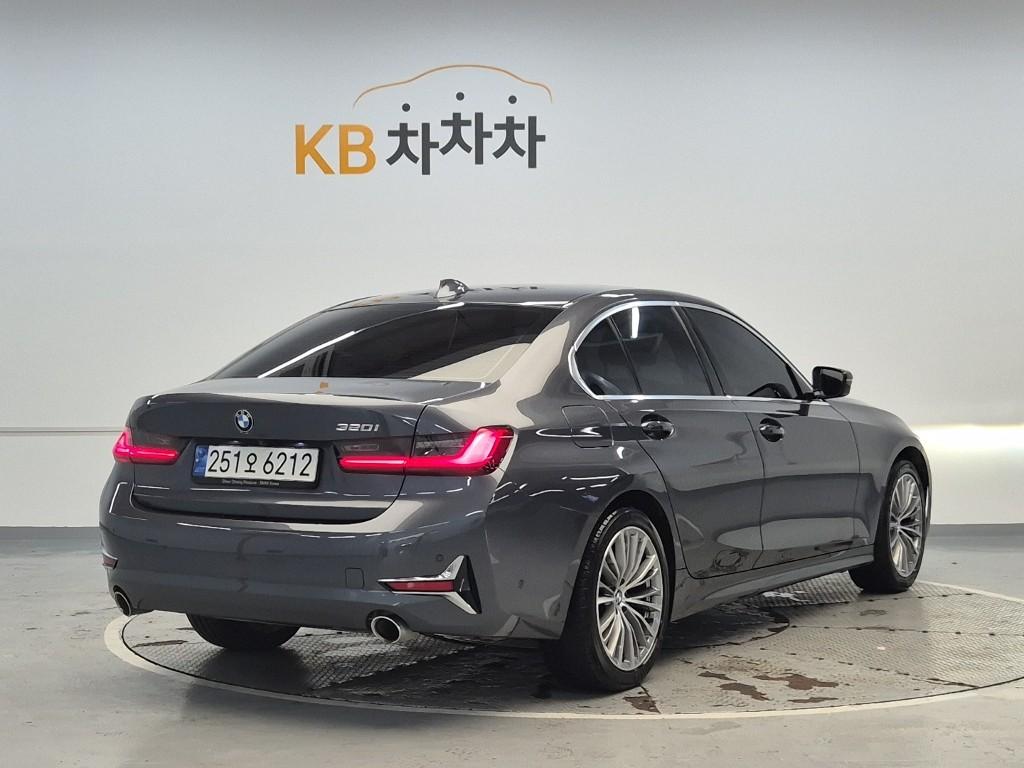 BMW 3 Series Luxury Line 320i Luxury Line — фото 3
