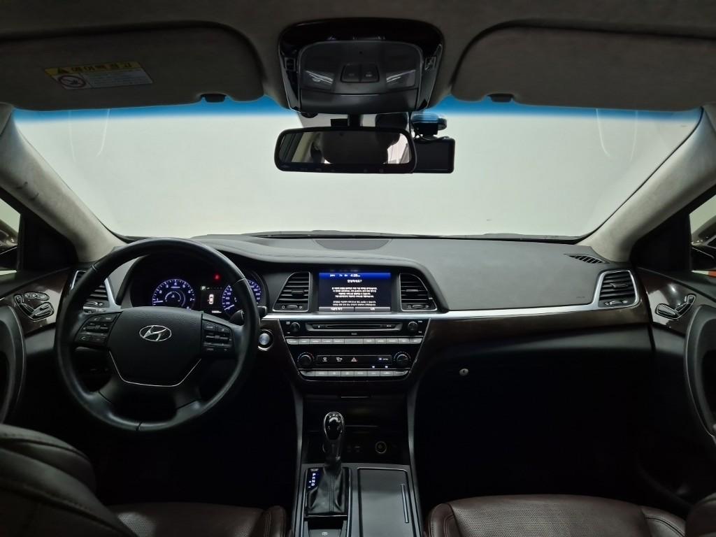 HYUNDAI Aslan G330