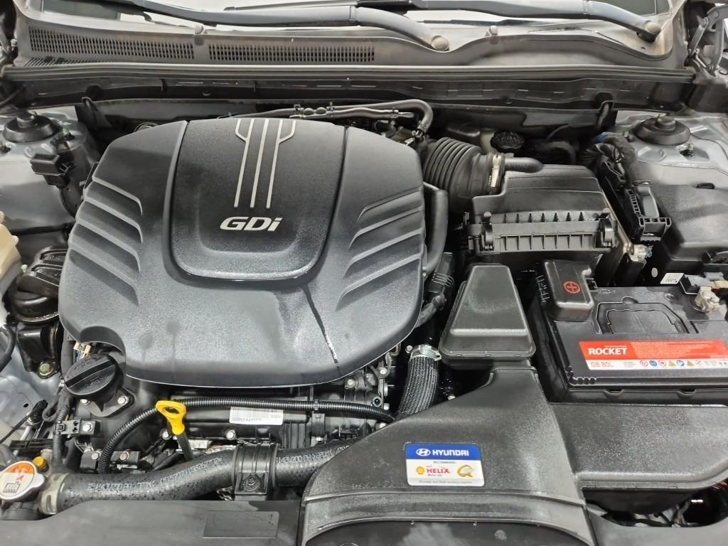 HYUNDAI Aslan G300