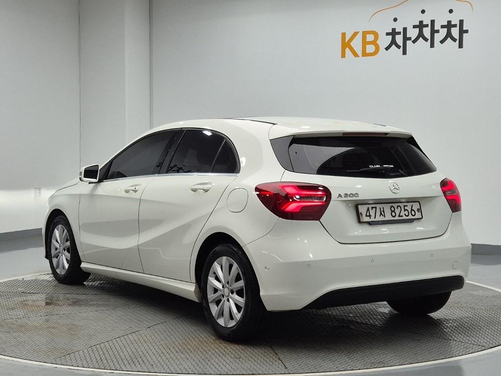 BENZ A-Class (3rd Generation) A200