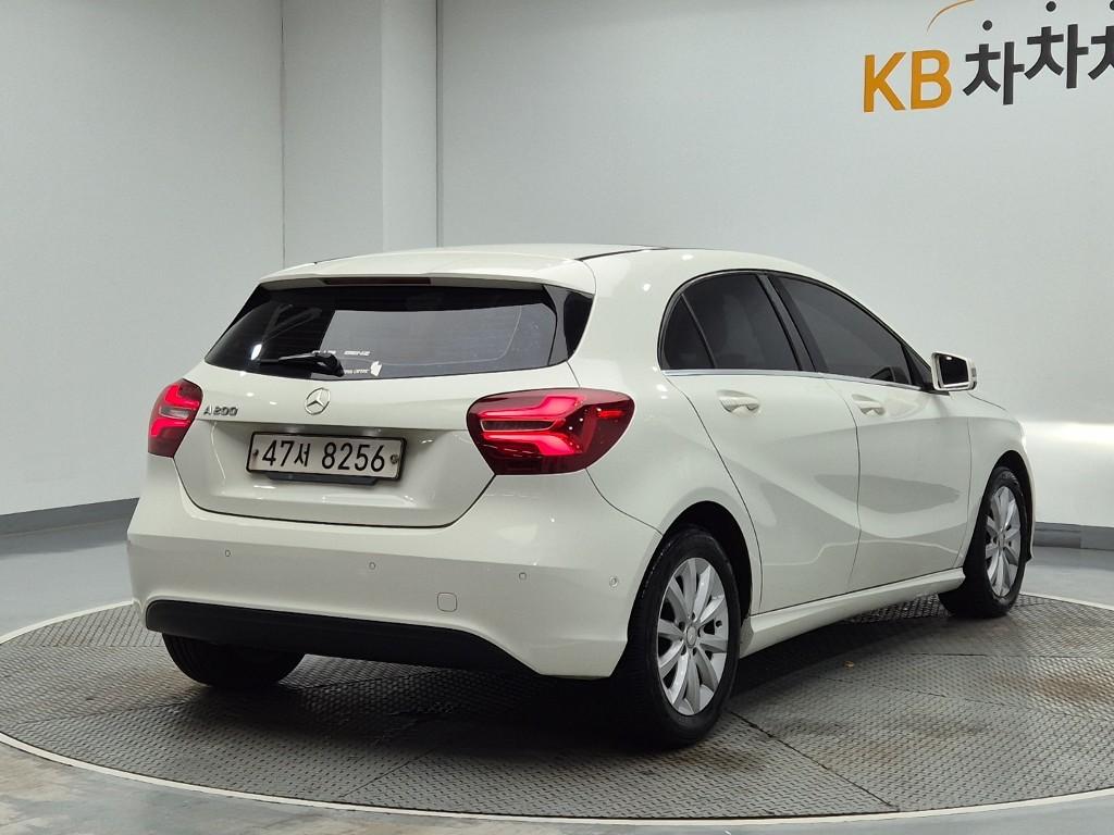 BENZ A-Class (3rd Generation) A200