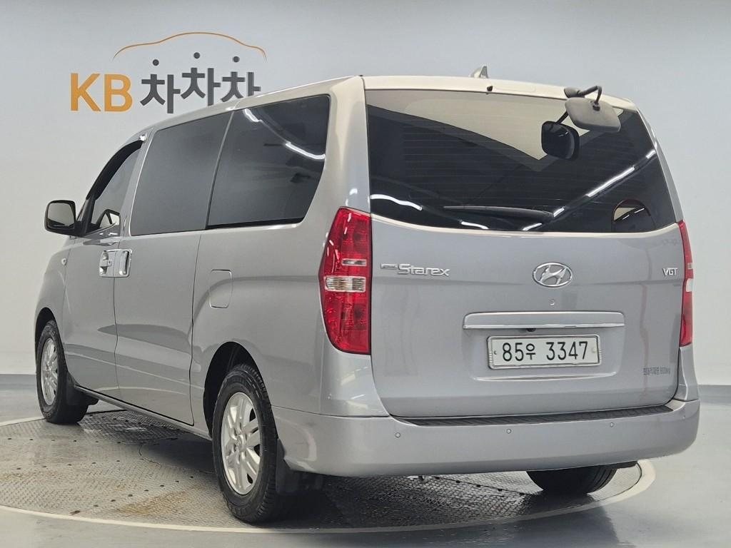 HYUNDAI The New Grand Starex 3-Seater Diesel Van