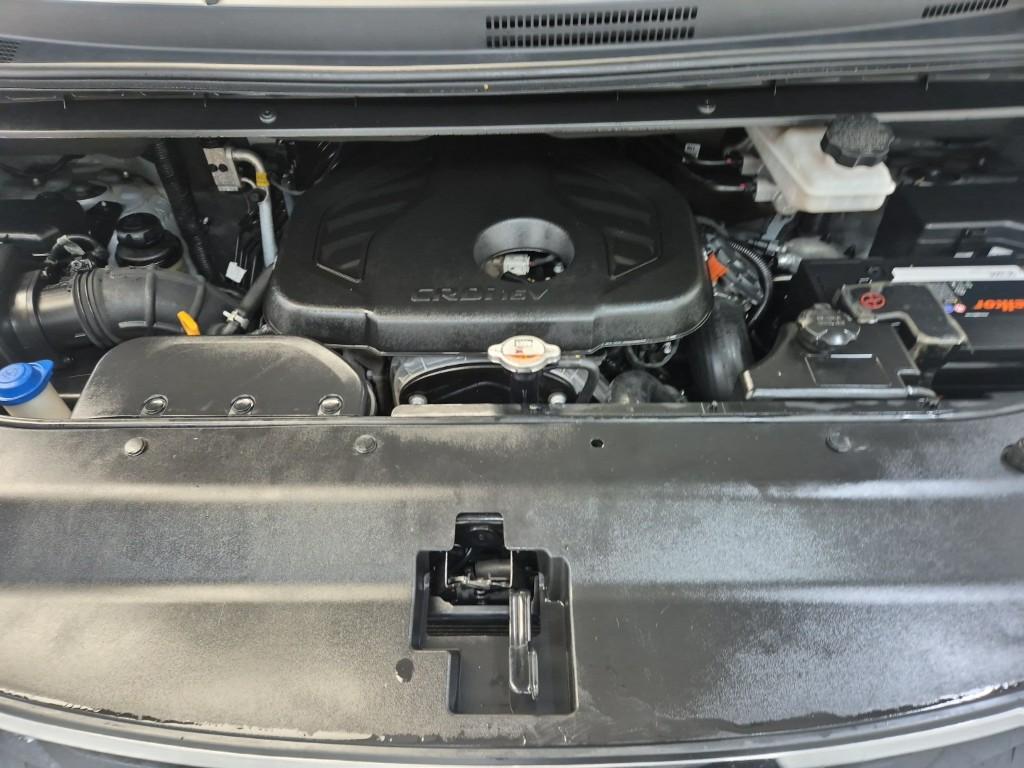 HYUNDAI The New Grand Starex 3-Seater Diesel Van