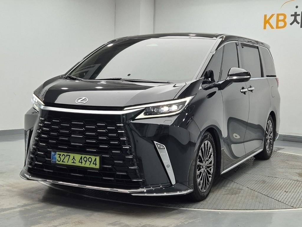 LEXUS LM (2nd Generation) 500h