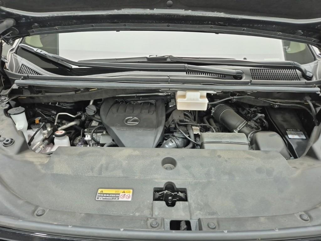 LEXUS LM (2nd Generation) 500h