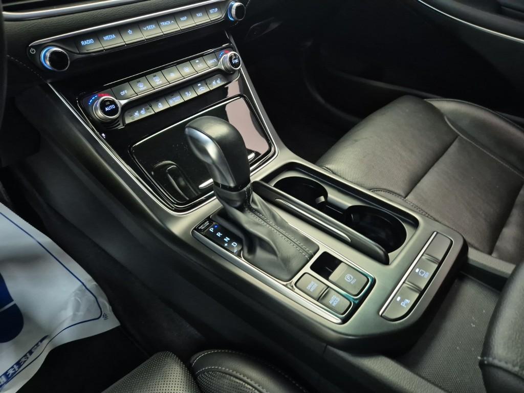 HYUNDAI Grandeur IG Hybrid 2.4 HEV
