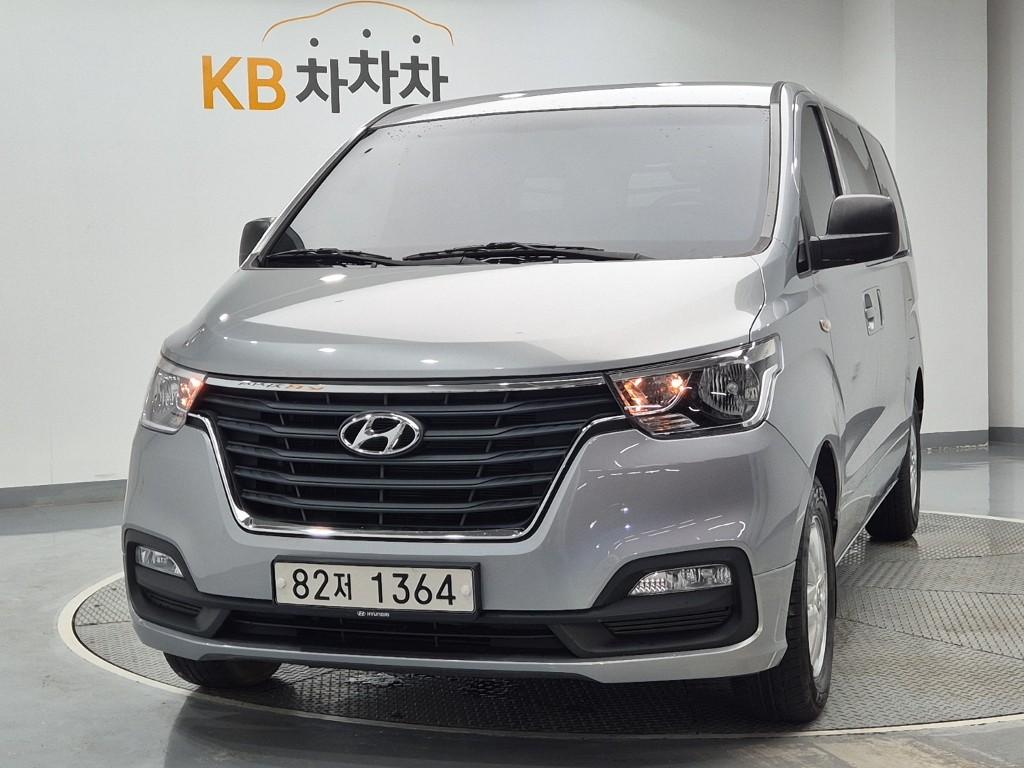 HYUNDAI The New Grand Starex 3-Seater Diesel Van