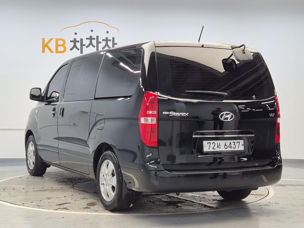 HYUNDAI The New Grand Starex 12-Seater Diesel
